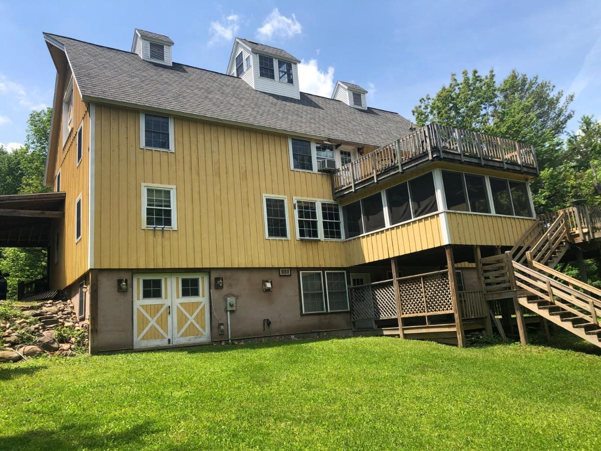 Yellow Barn Estate Freeville 外观 照片