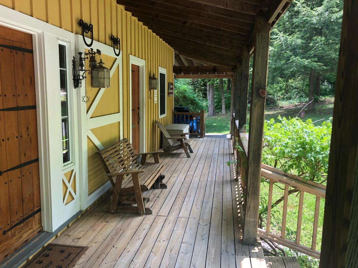 Yellow Barn Estate Freeville 外观 照片