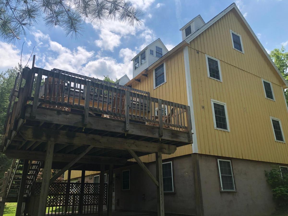 Yellow Barn Estate Freeville 外观 照片