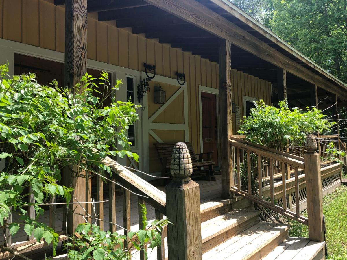 Yellow Barn Estate Freeville 外观 照片